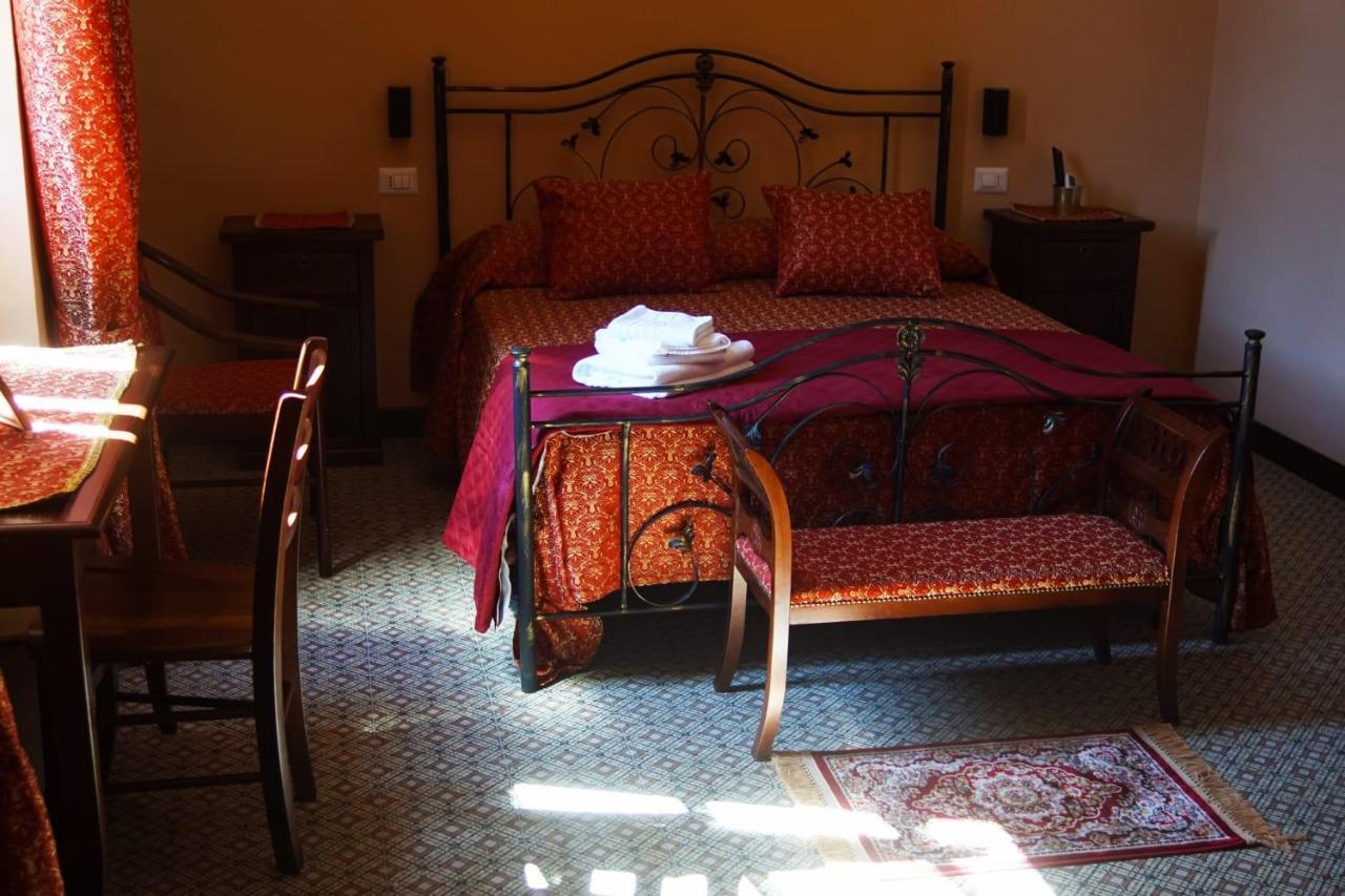 ピアッツァ・アルメリーナ La Stazione Bed & Breakfast エクステリア 写真